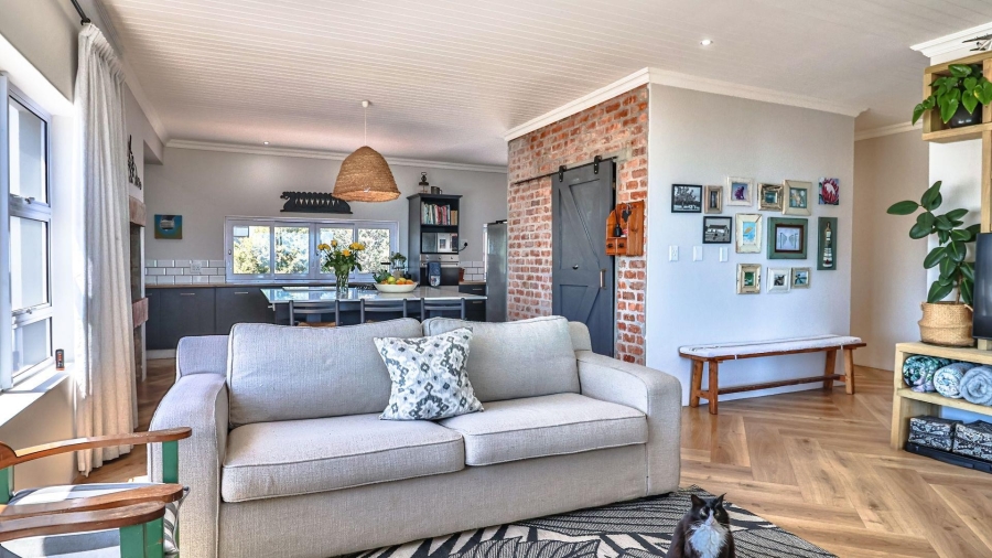 4 Bedroom Property for Sale in De Kelders Western Cape